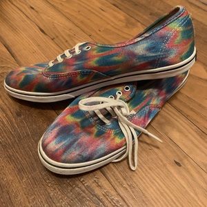 Vans sneakers tye-dye.